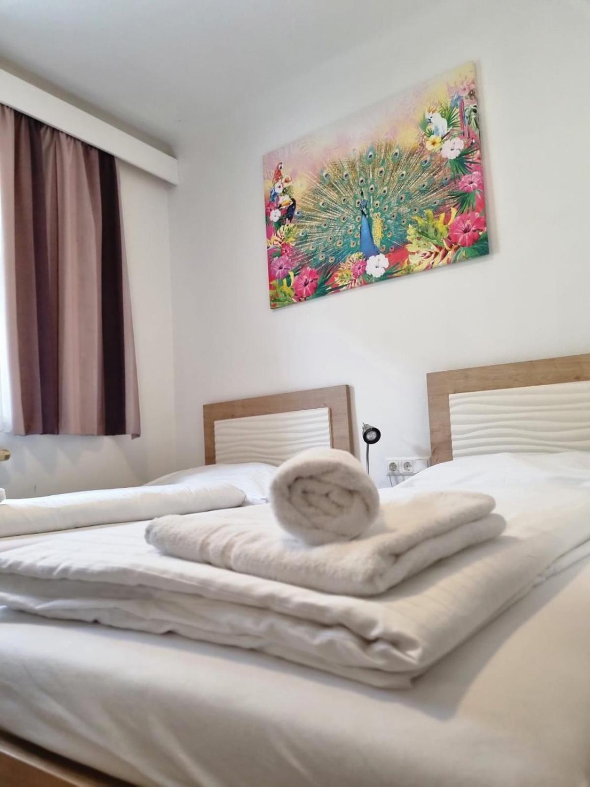 Josef Wolfik Strasse 10 Apartment Штокерау Номер фото