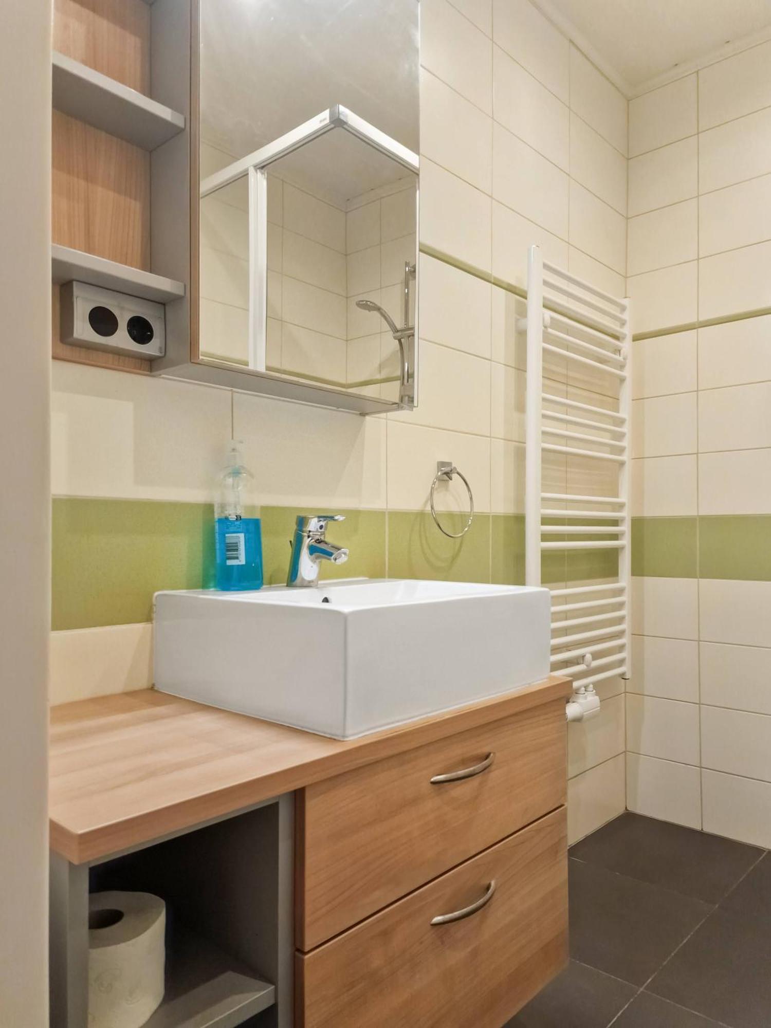 Josef Wolfik Strasse 10 Apartment Штокерау Номер фото
