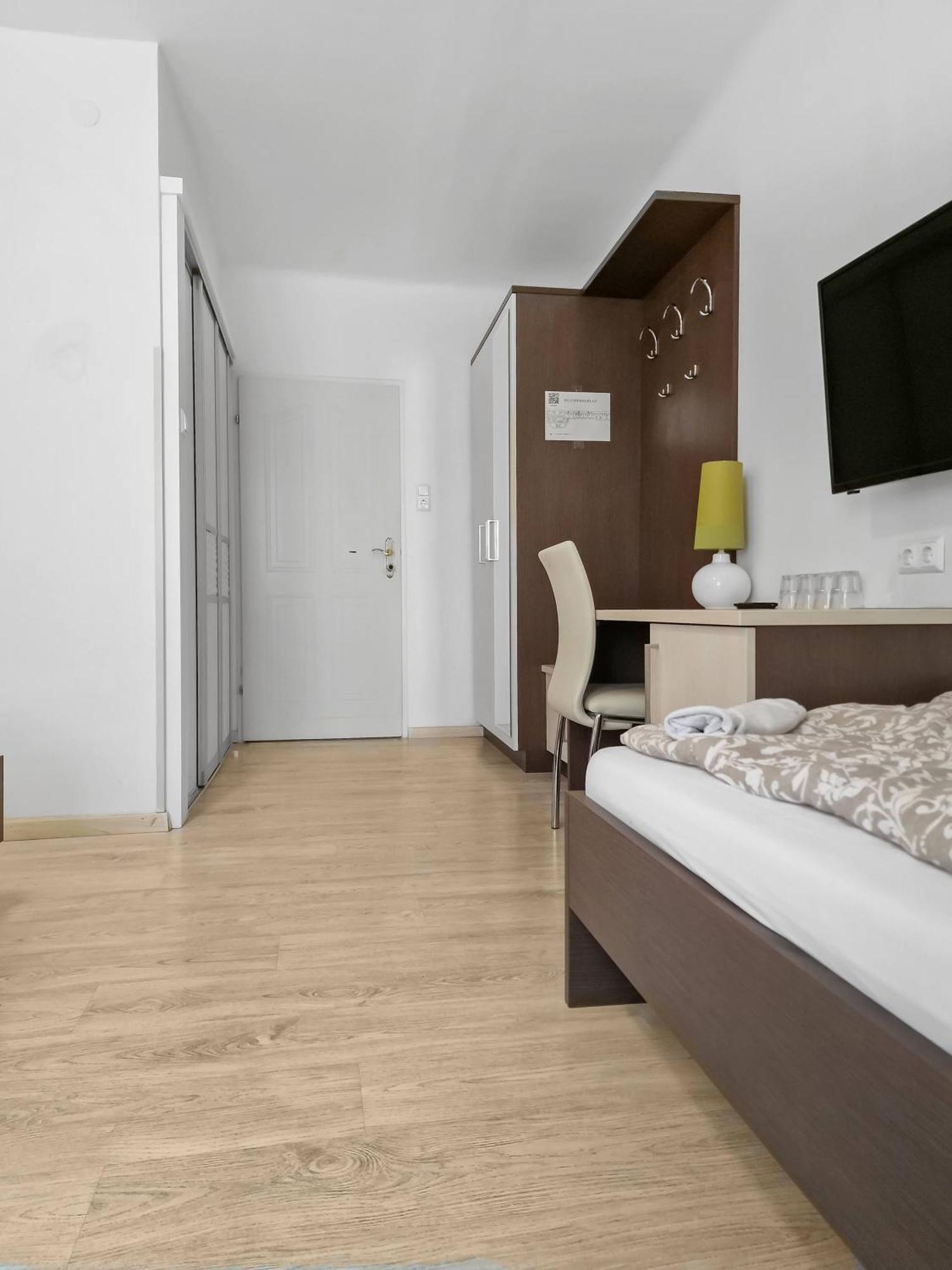 Josef Wolfik Strasse 10 Apartment Штокерау Номер фото